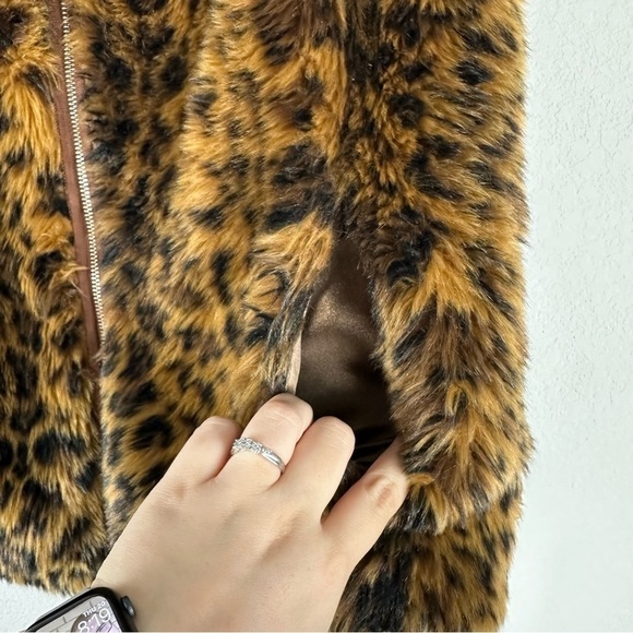 J.Crew Brown Black Leopard Faux Fur Full Zip Vest Size Small - Picture 2 of 7